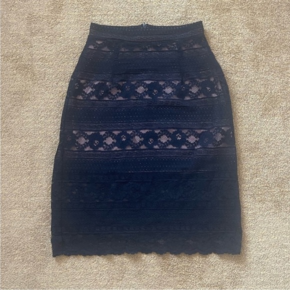 H&M lace midi pencil skirt. Small - Picture 1 of 13